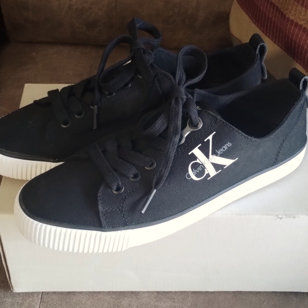 Women's Calvin Klein size 9 shoes